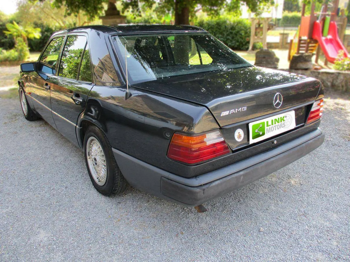 Mercedes-Benz  E 200 D 3