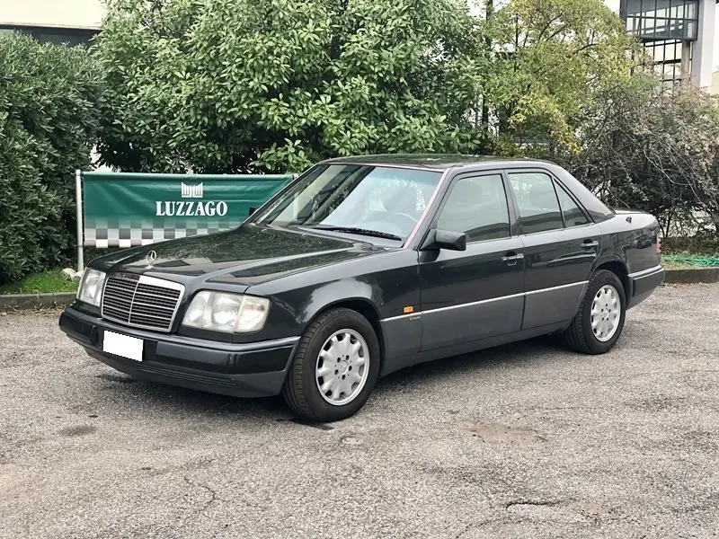 Mercedes-Benz  E 200 0