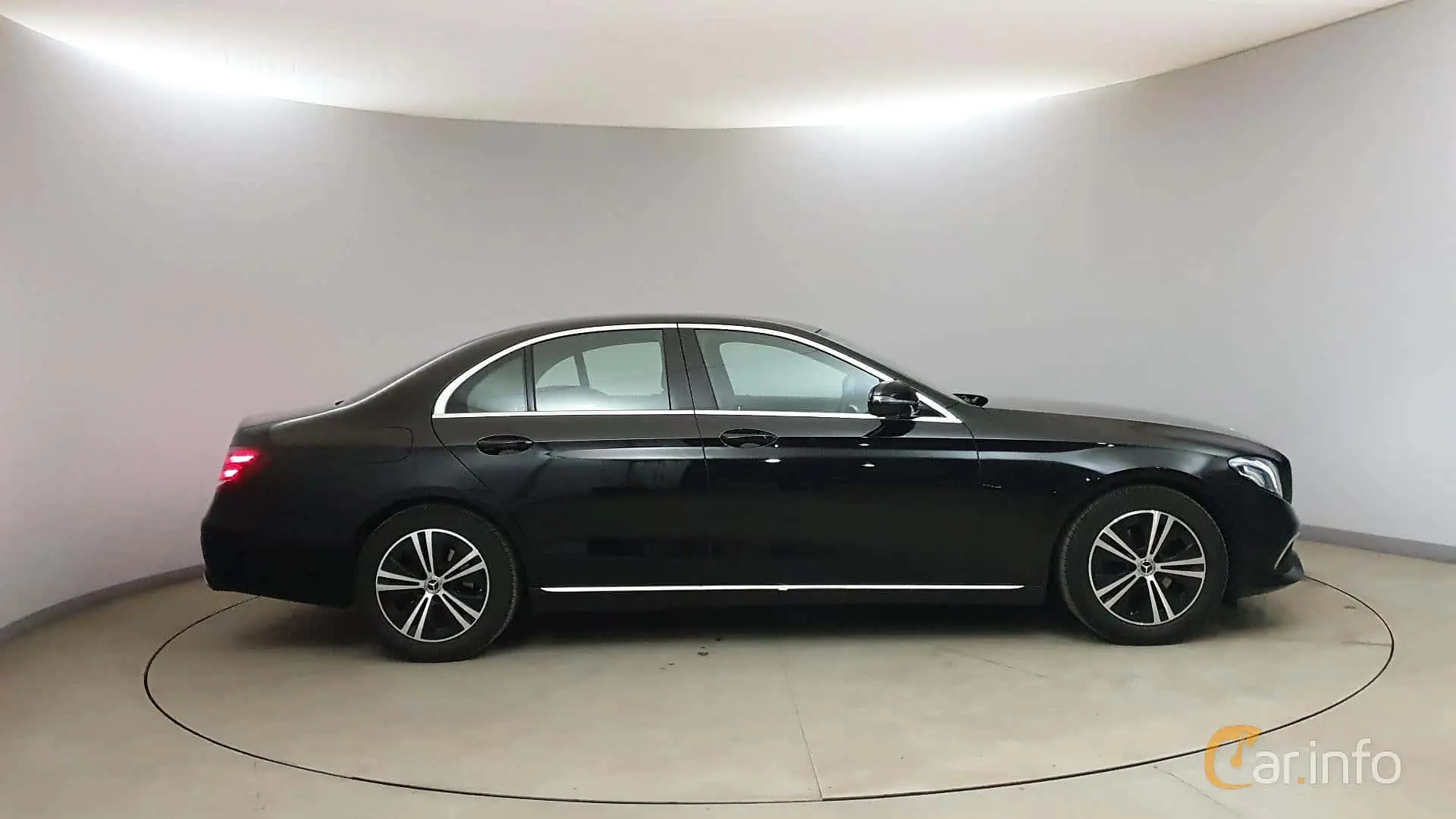 Mercedes-Benz  E 200 d Exclusive 9G-Tronic 4