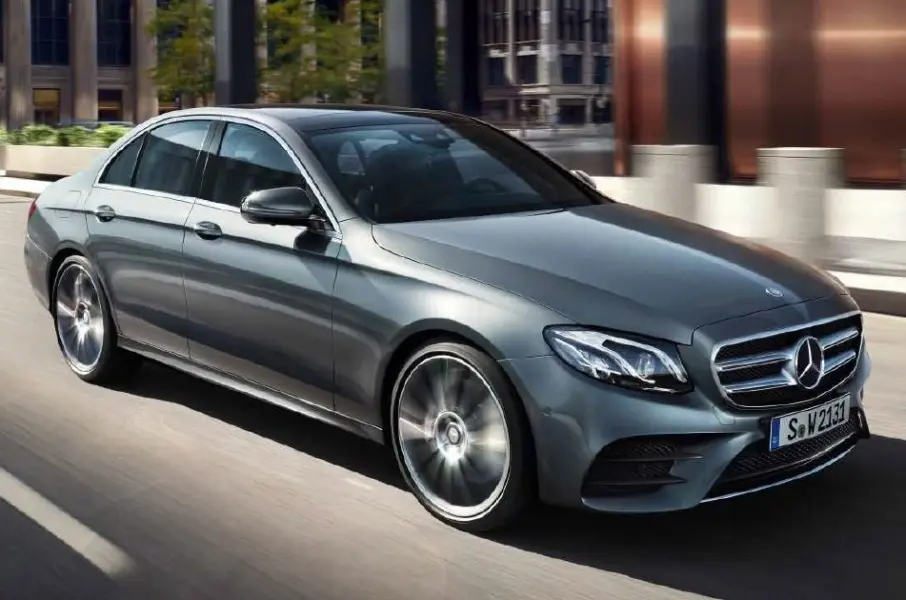 Mercedes-Benz  E 200 d AMG 3