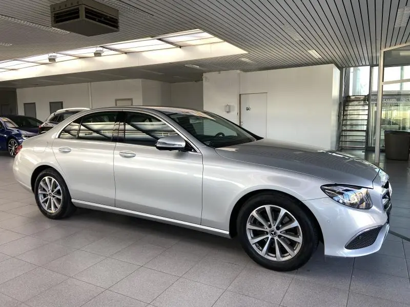 Mercedes-Benz  E 200 d Exclusive 9G-Tronic 1