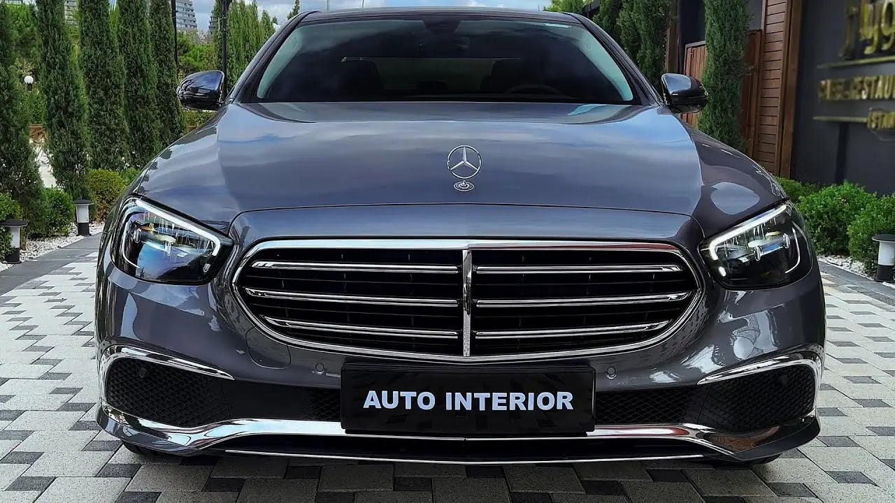Mercedes-Benz  E 200 d AMG 9G-Tronic 1