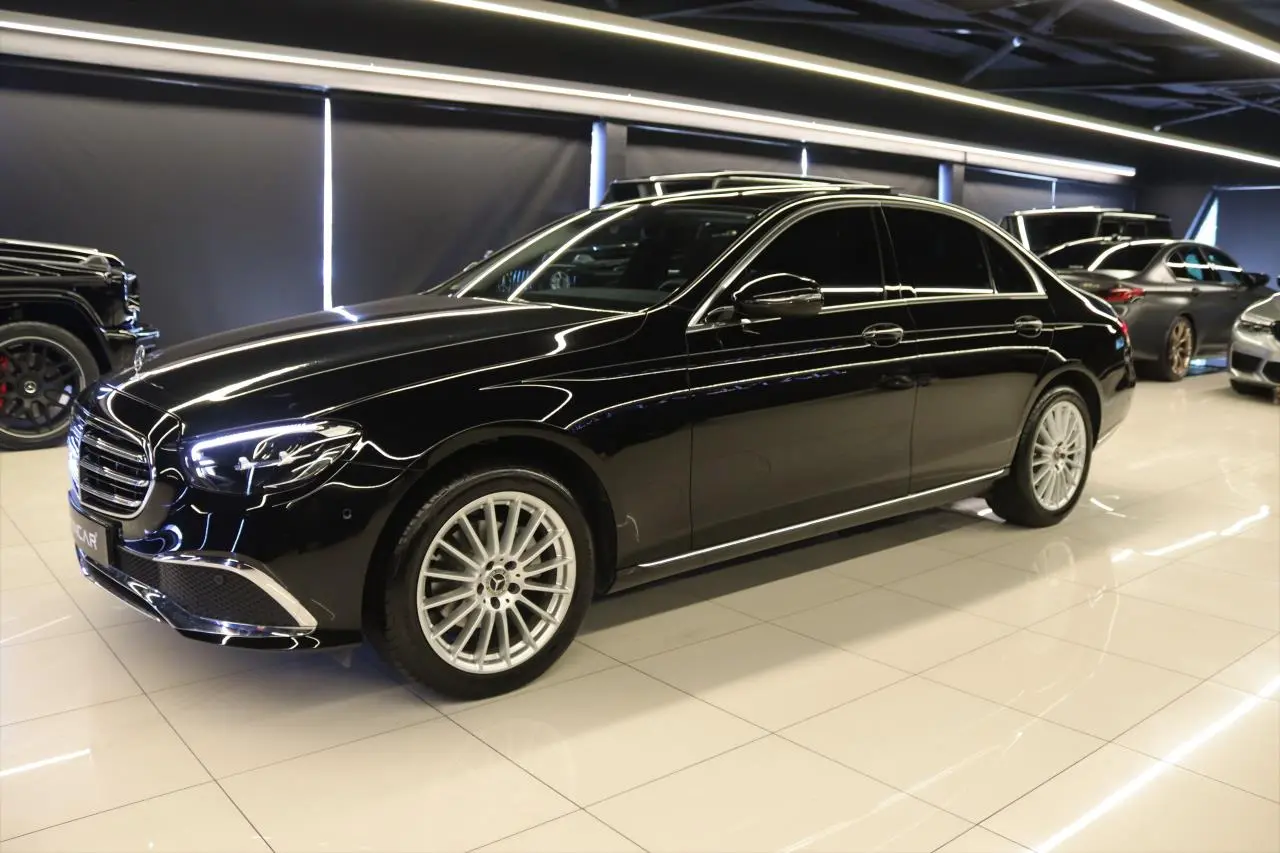 Mercedes-Benz  E 200 d Editon AMG 9G-Tronic 5