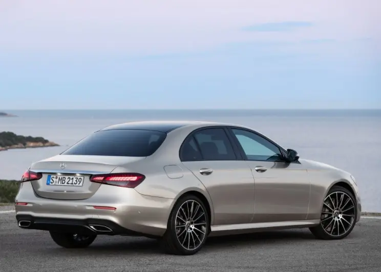 Mercedes-Benz  E 200 d Exclusive 9G-Tronic 3