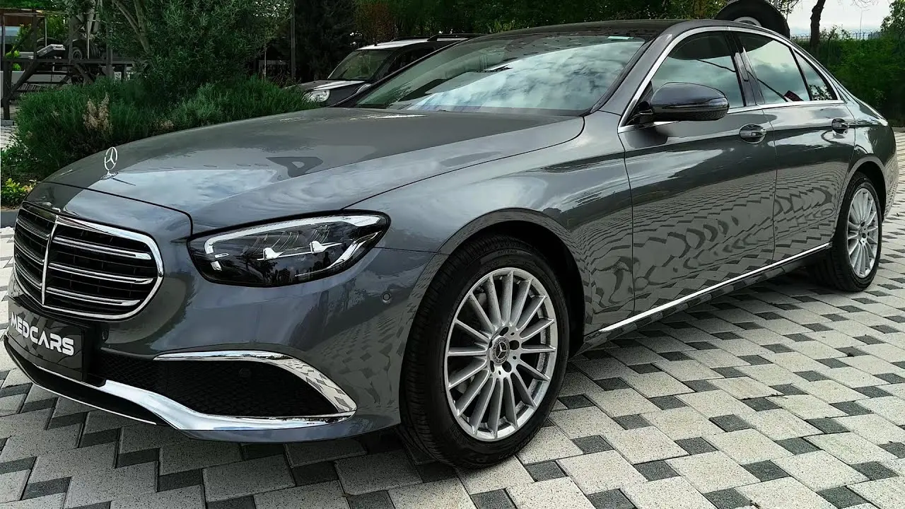 Mercedes-Benz  E 200 d Exclusive 9G-Tronic 3