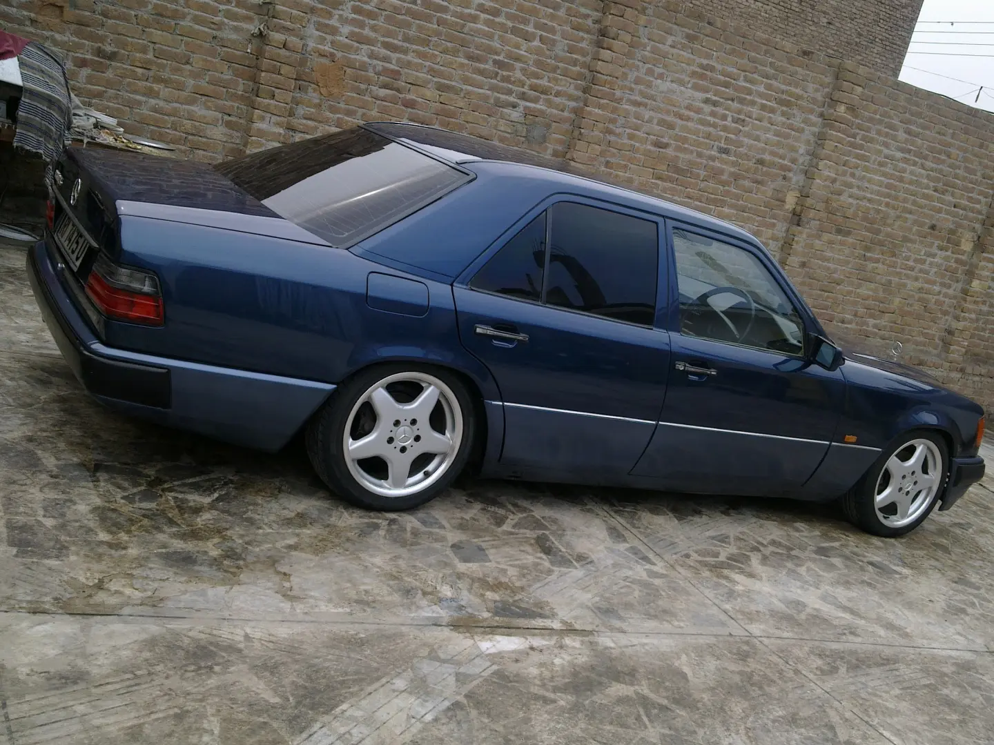 Mercedes-Benz  E 200 E 2