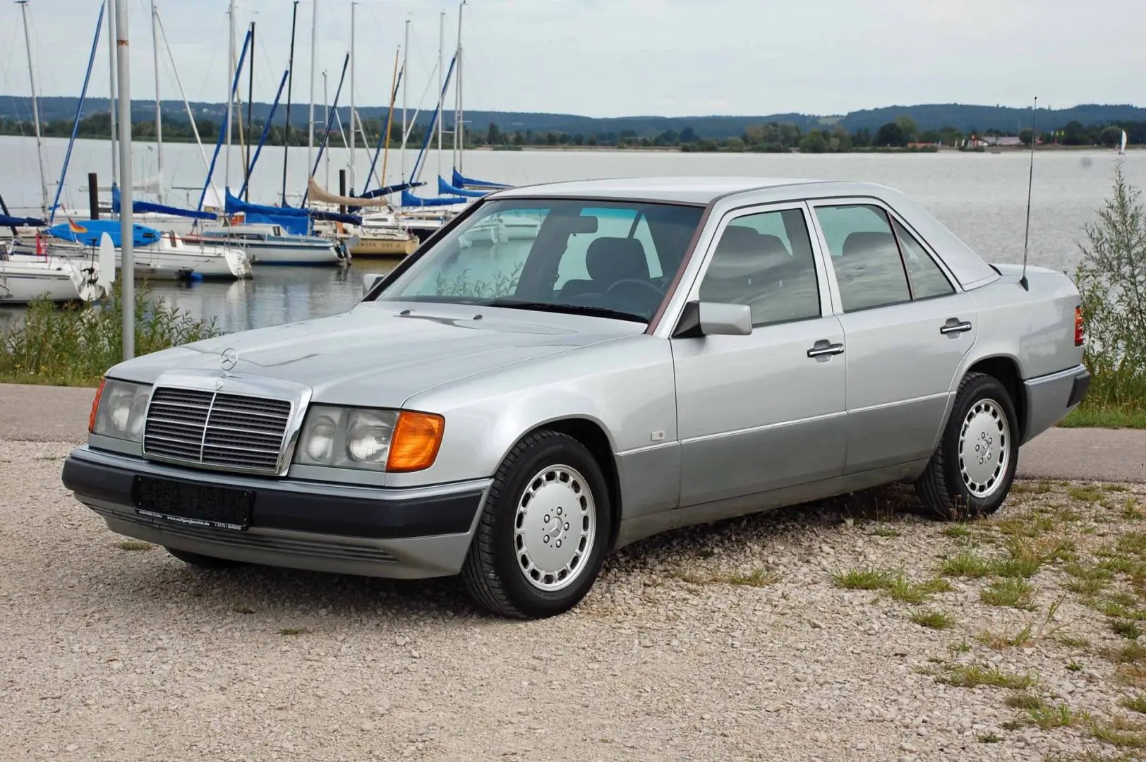Mercedes-Benz  E 200 E 0