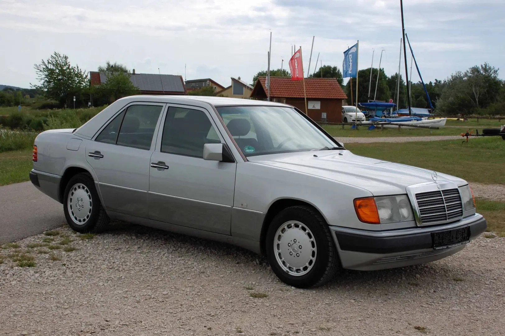 Mercedes-Benz  E 200 E 1