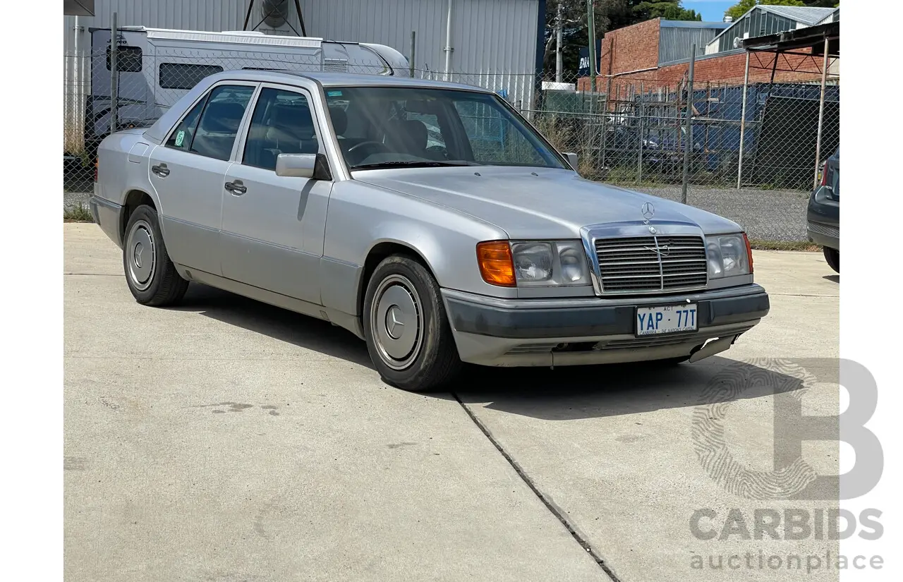 Mercedes-Benz  E 200 E 2