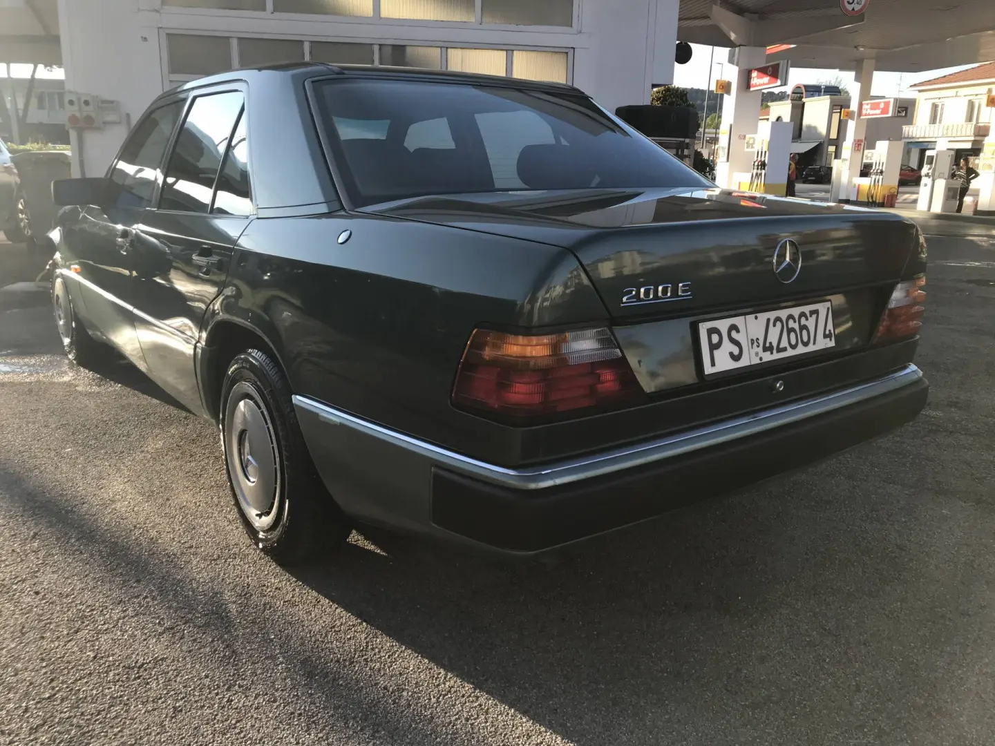 Mercedes-Benz  E 200 E 3