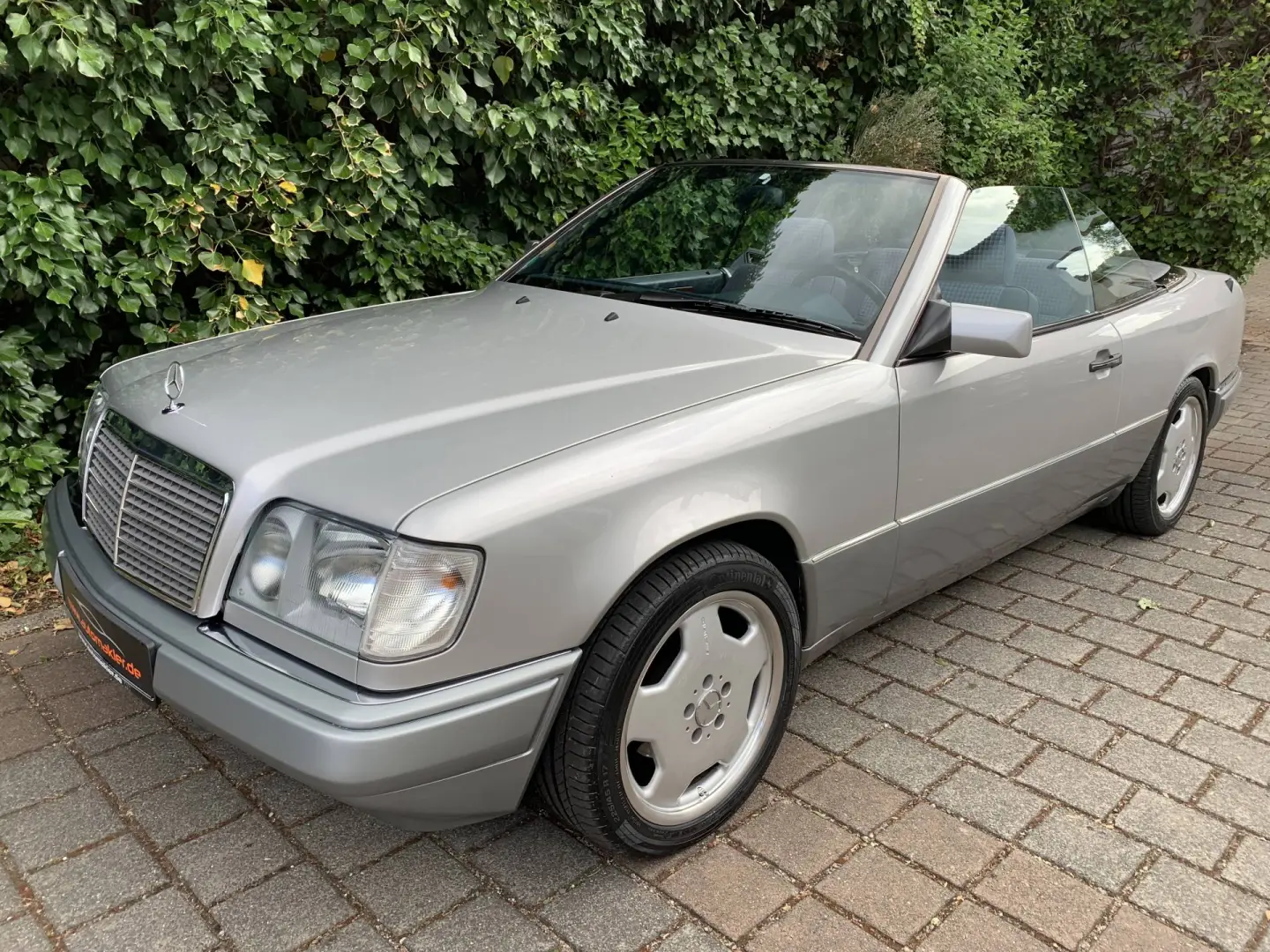 Mercedes-Benz  E 200 Classic 4