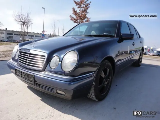 Mercedes-Benz  E 200 Elegance 6