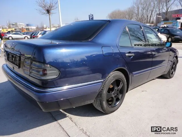 Mercedes-Benz  E 200 Elegance 6