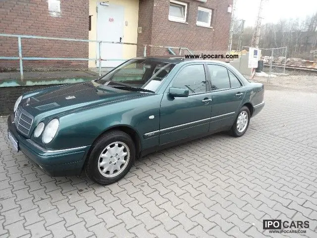 Mercedes-Benz  E 200 Elegance 3
