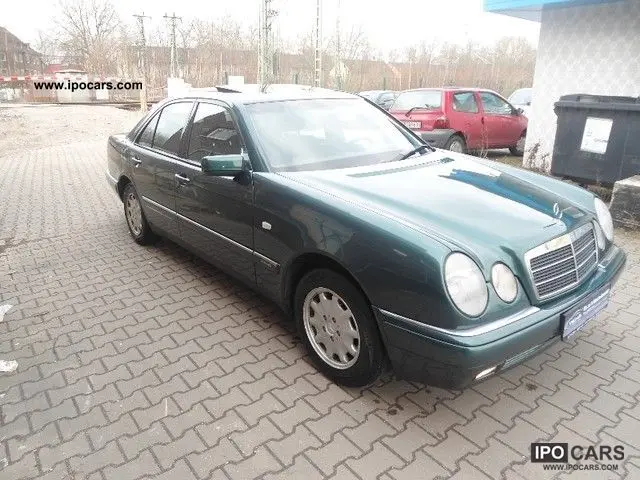 Mercedes-Benz  E 200 Elegance 5