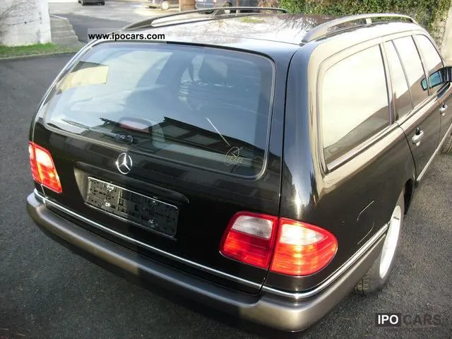 Mercedes-Benz  E 200 Elegance 3