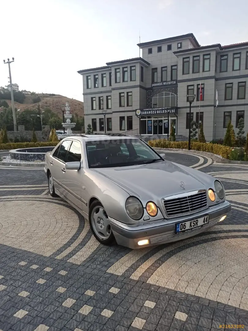 Mercedes-Benz  E 200 Kompressor Avantgarde 3