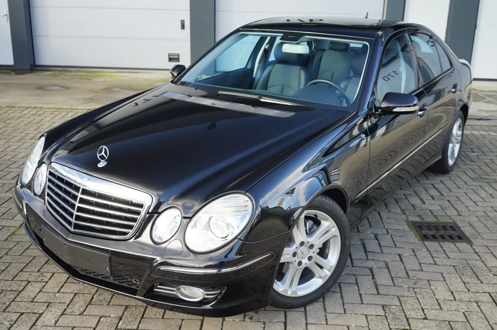 Mercedes-Benz  E 200 Kompressor Avantgarde 3