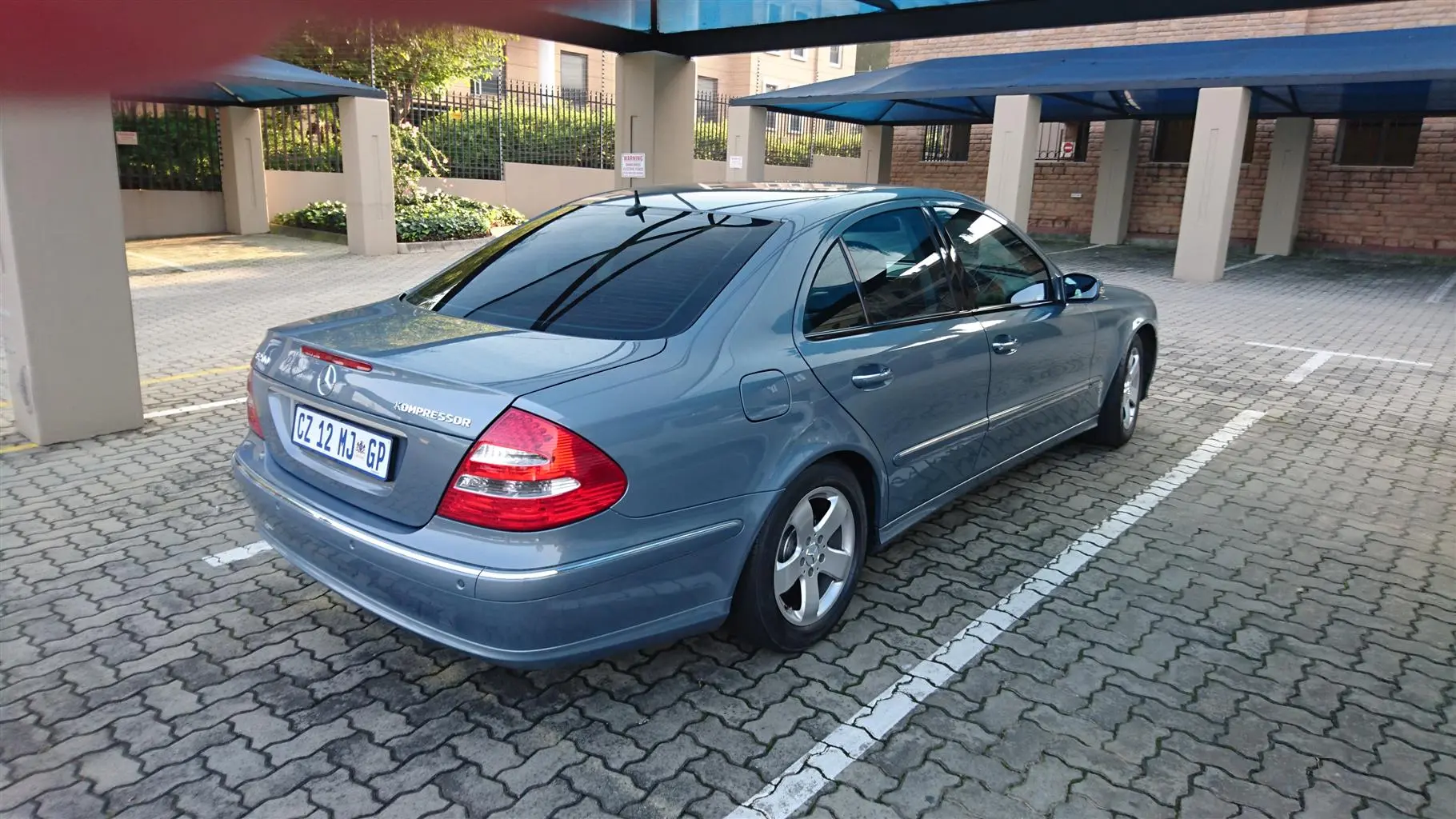 Mercedes-Benz  E 200 Kompressor Avantgarde 4