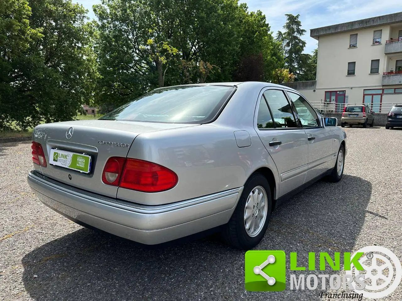 Mercedes-Benz  E 200 Kompressor Classic 4