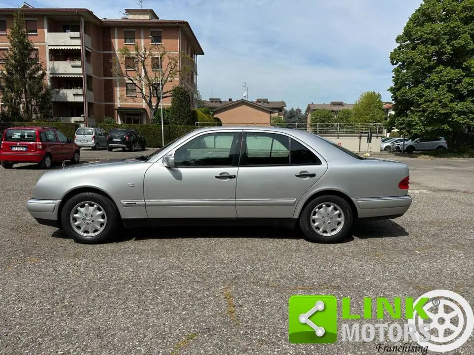 Mercedes-Benz  E 200 Kompressor Classic 6