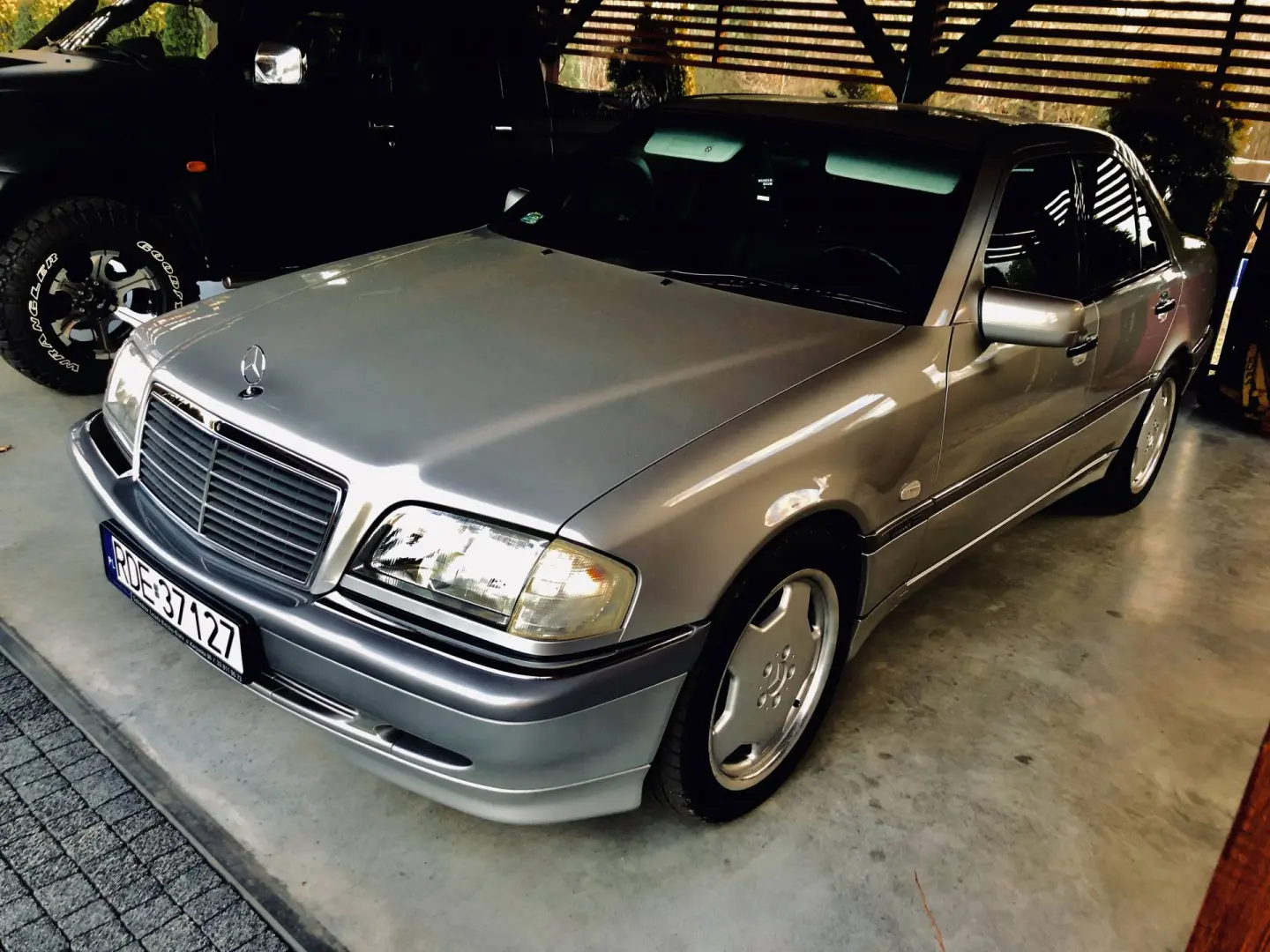 Mercedes-Benz  E 200 Kompressor Classic 6