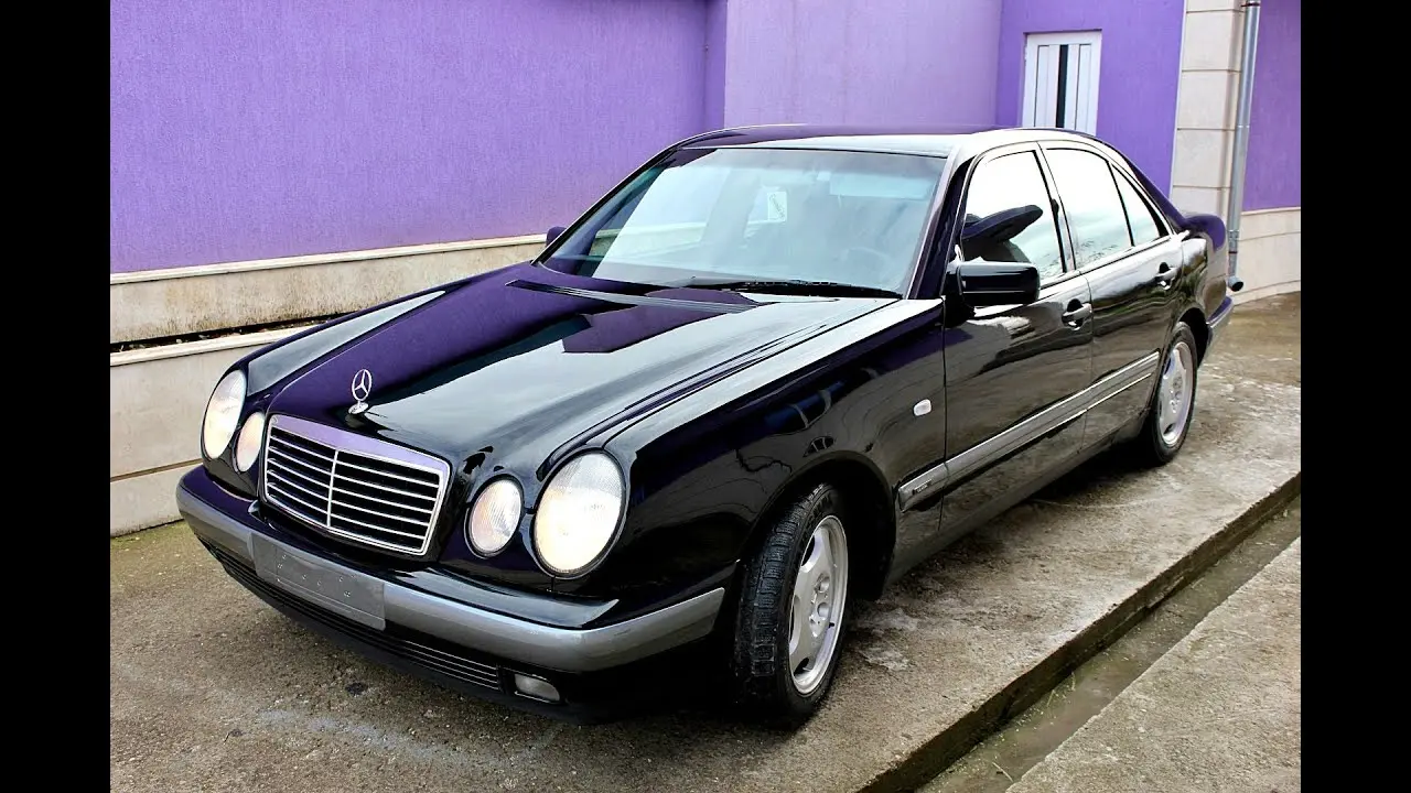 Mercedes-Benz  E 200 Kompressor Elegance 1
