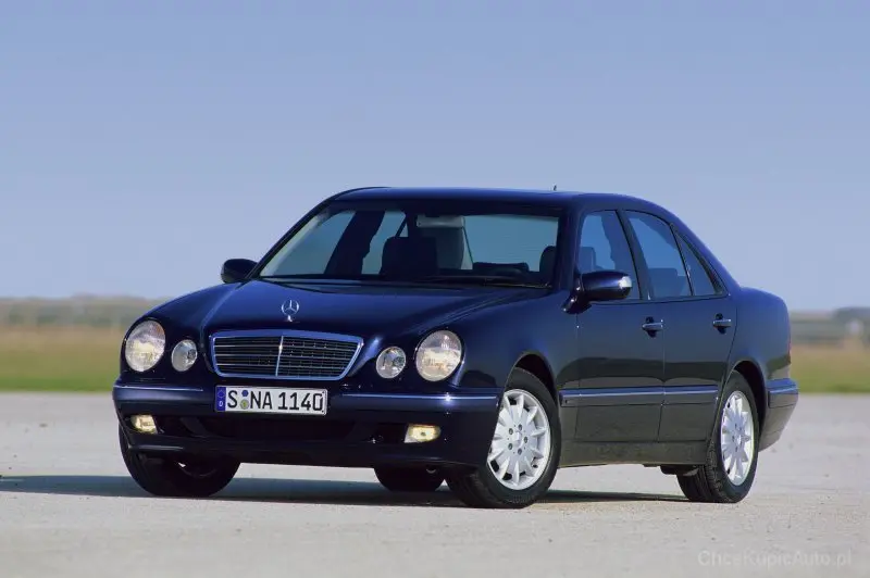 Mercedes-Benz  E 200 Kompressor Classic 2