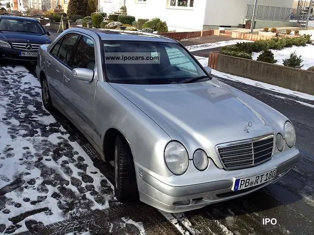 Mercedes-Benz  E 200 Kompressor Classic 3