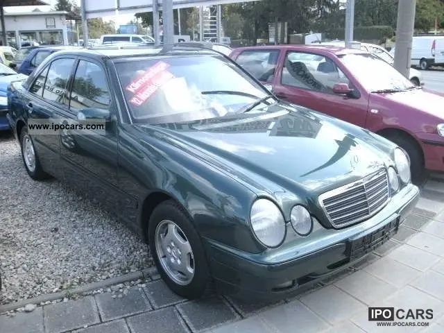 Mercedes-Benz  E 200 Kompressor Classic 3