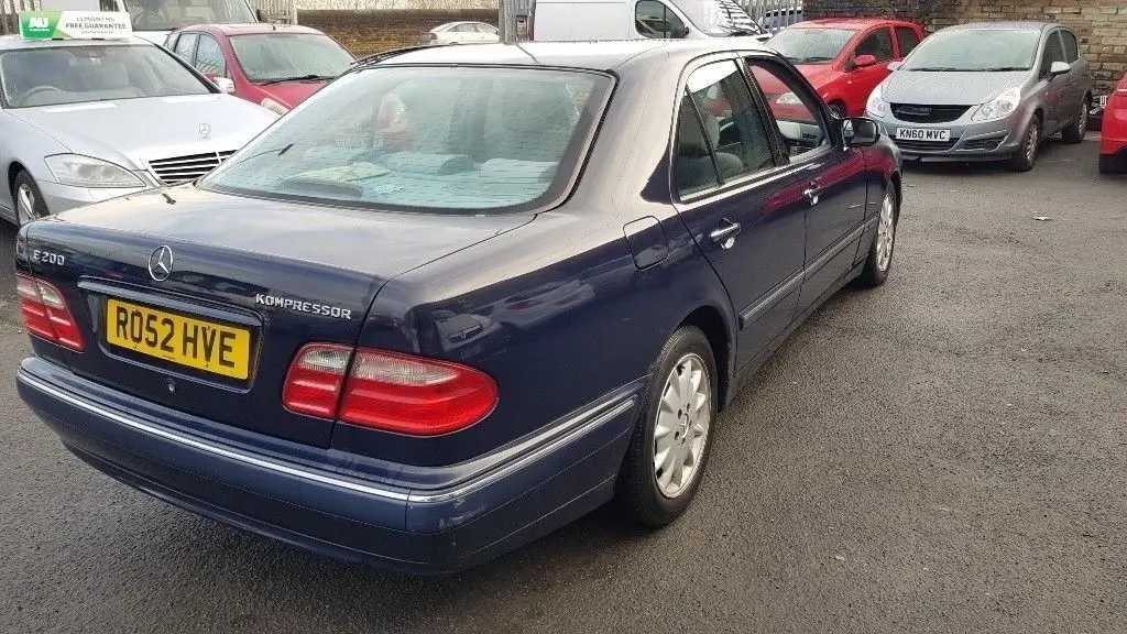 Mercedes-Benz  E 200 Kompressor Classic 5
