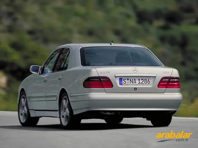 Mercedes-Benz  E 200 Kompressor Classic 5