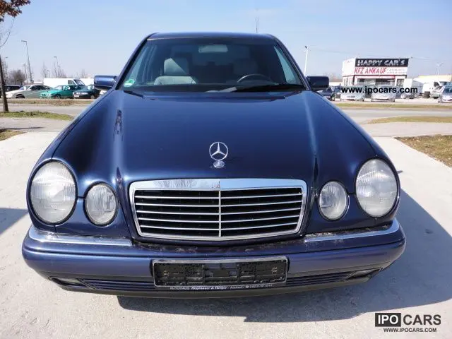 Mercedes-Benz  E 200 Elegance 0