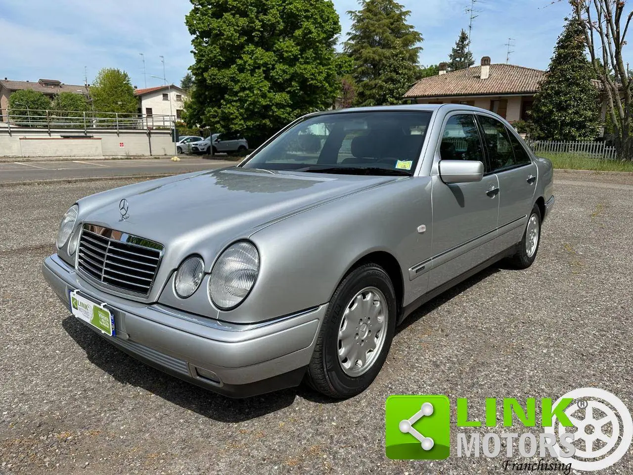 Mercedes-Benz  E 200 Kompressor Elegance 2