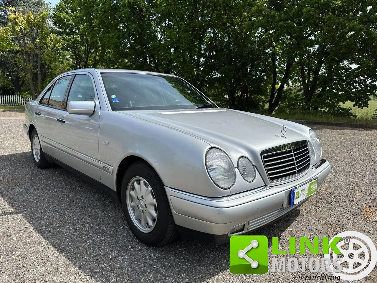 Mercedes-Benz  E 200 Kompressor Elegance 5