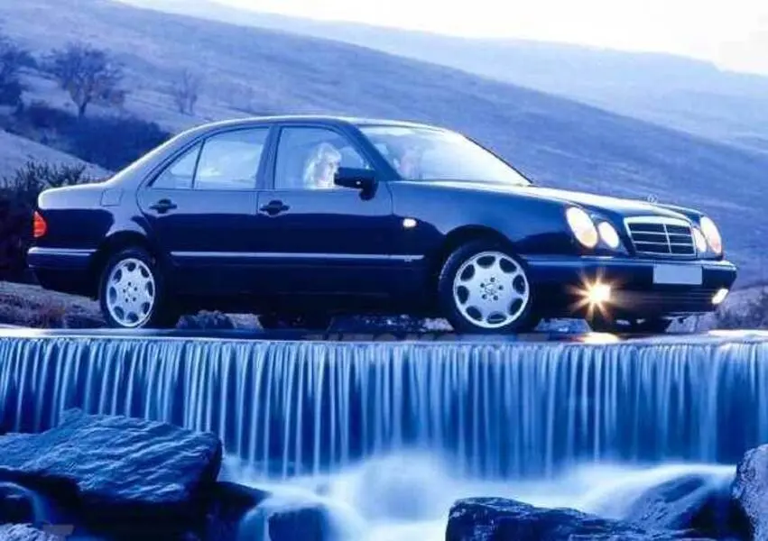 Mercedes-Benz  E 200 Kompressor Elegance 6