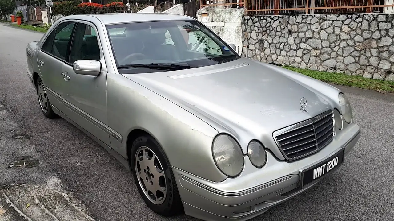 Mercedes-Benz  E 200 Kompressor Elegance 2