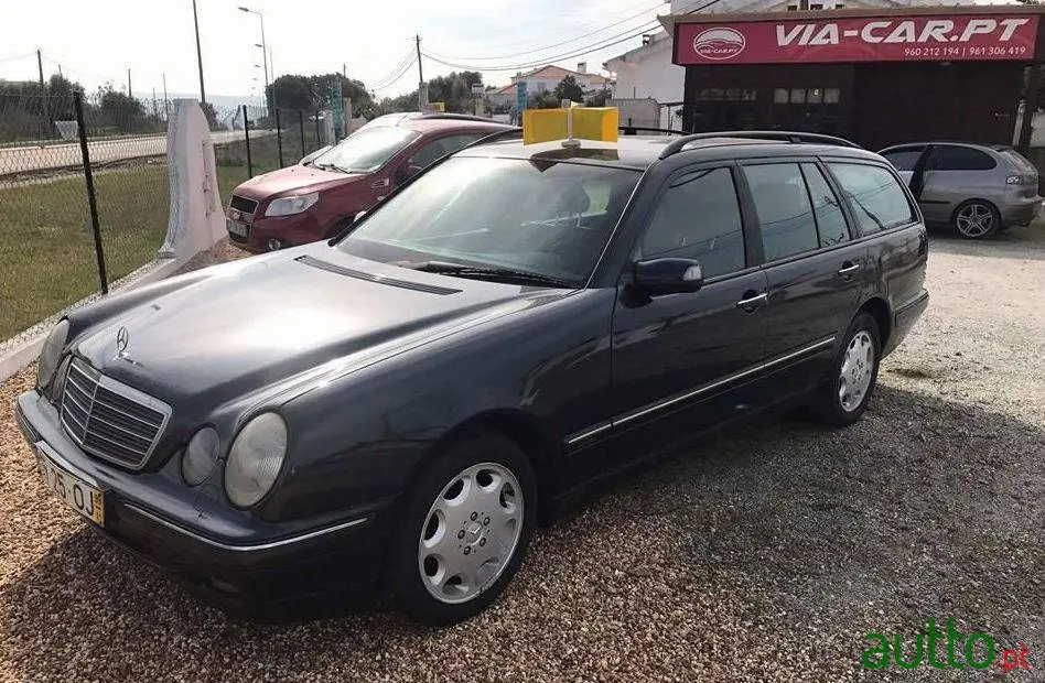 Mercedes-Benz  E 220 CDI Avantgarde 3