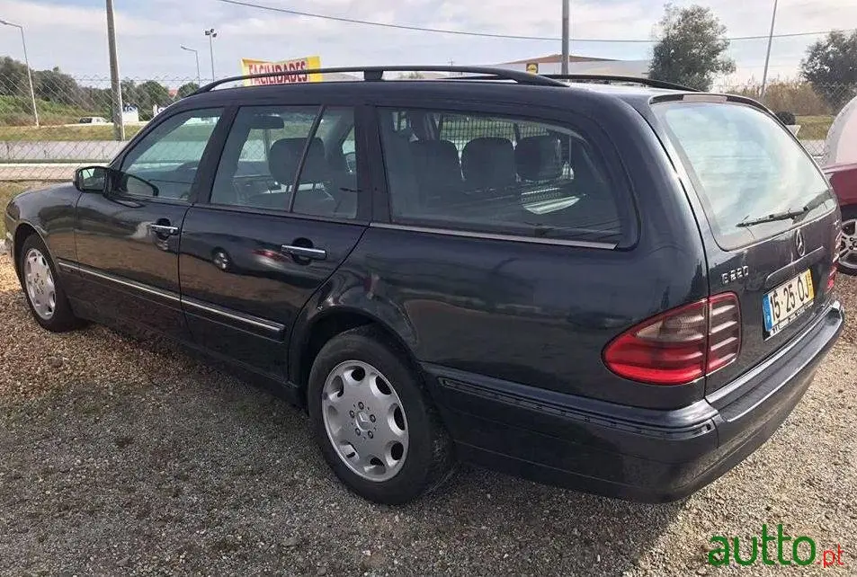 Mercedes-Benz  E 220 CDI Avantgarde 5