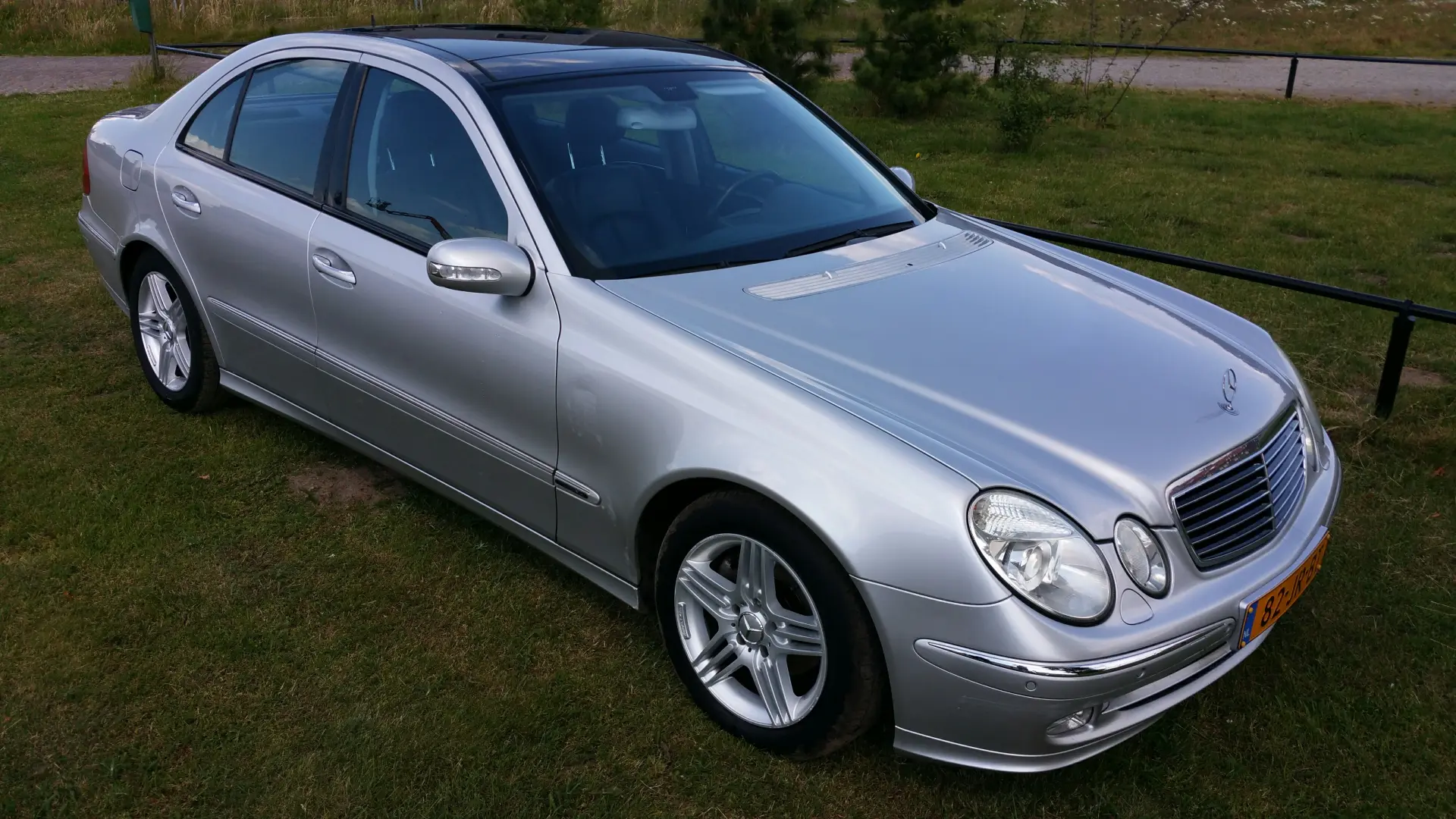 Mercedes-Benz  E 220 CDI Avantgarde 2