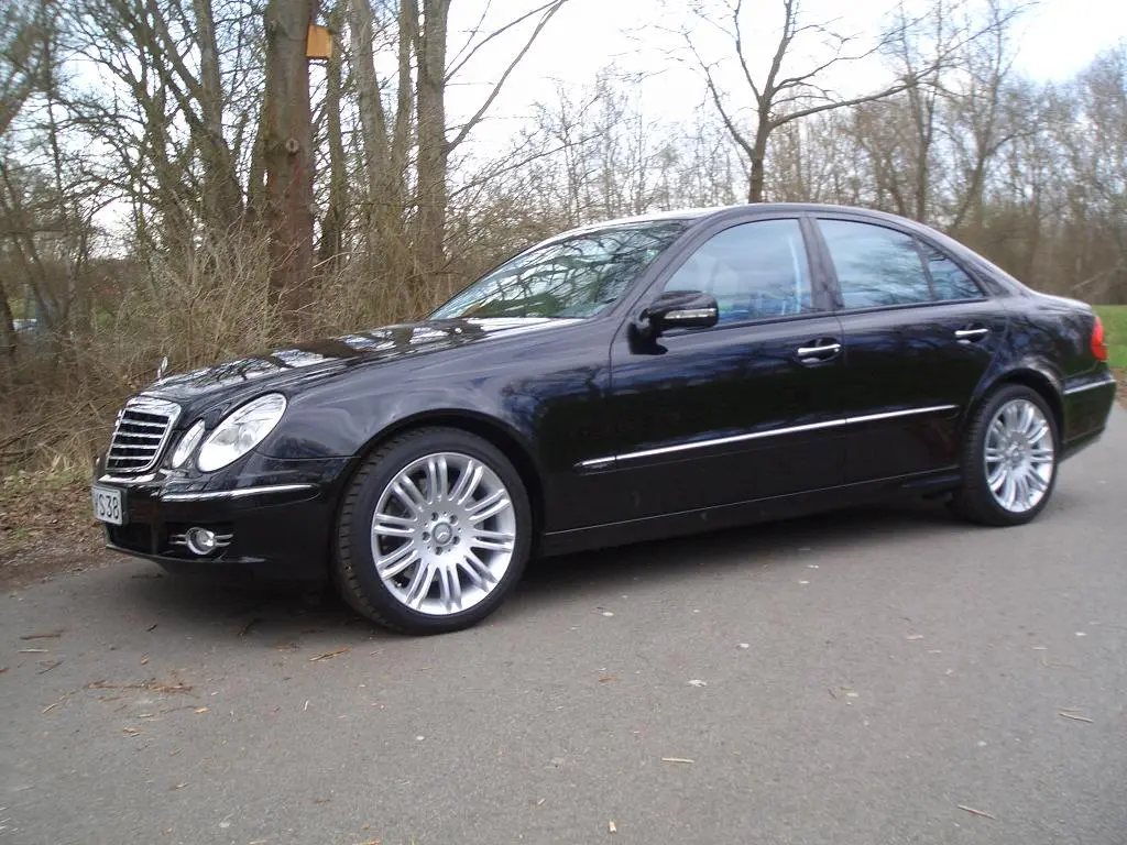Mercedes-Benz  E 220 CDI Avantgarde 6