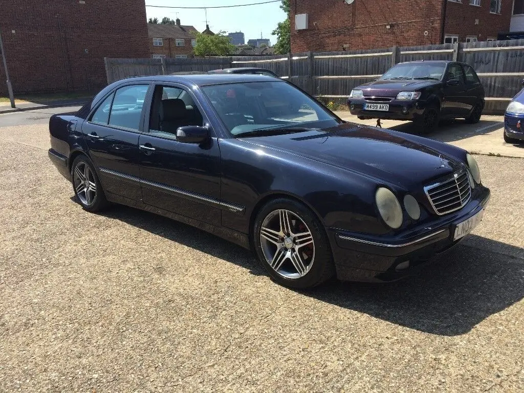Mercedes-Benz  E 220 CDI Avantgarde 6