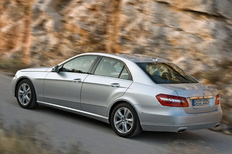 Mercedes-Benz  E 220 CDI BlueEFFICIENCY 1