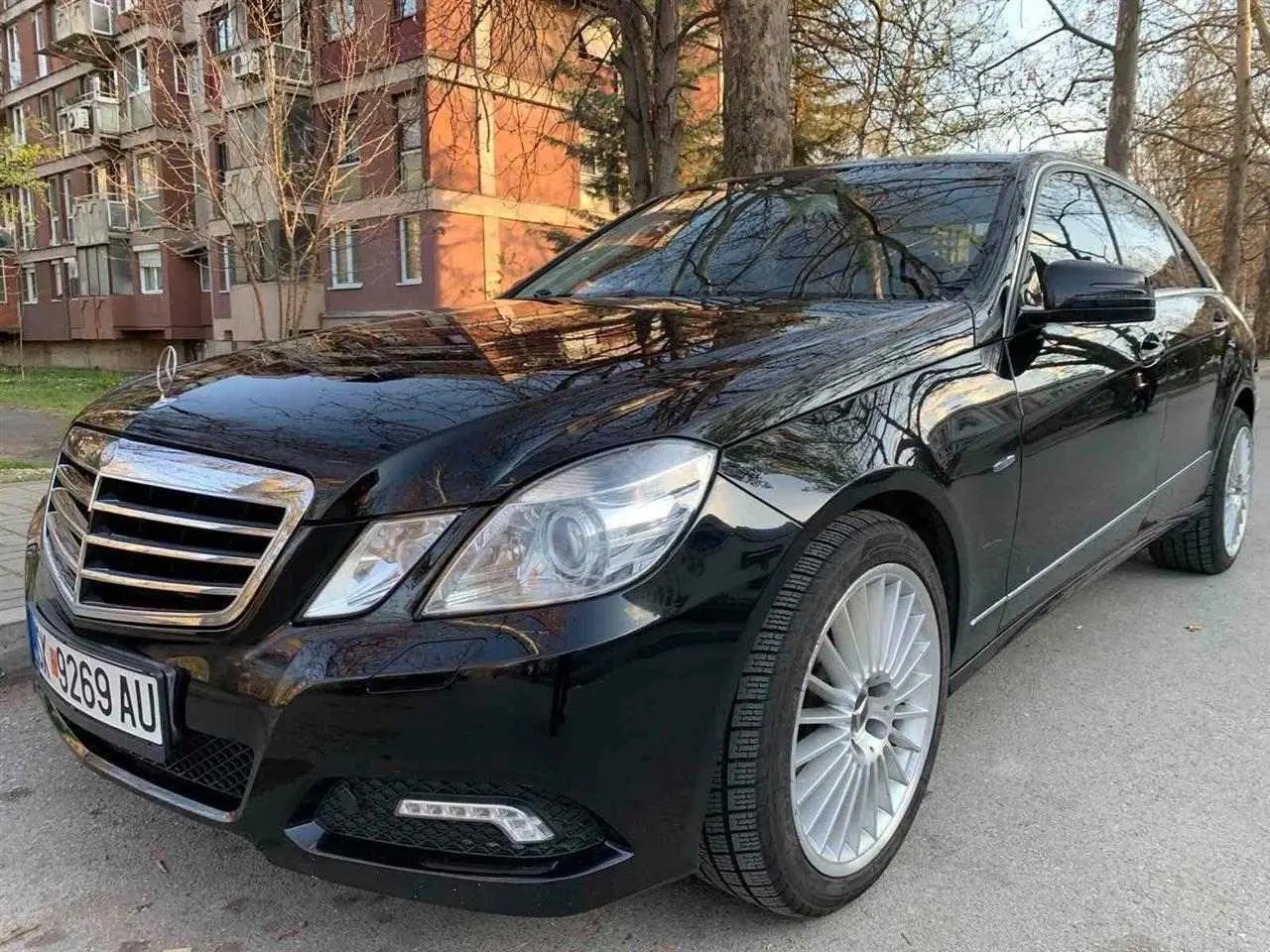 Mercedes-Benz  E 220 CDI BlueEFFICIENCY 3