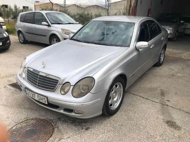 Mercedes-Benz  E 220 CDI Classic 4