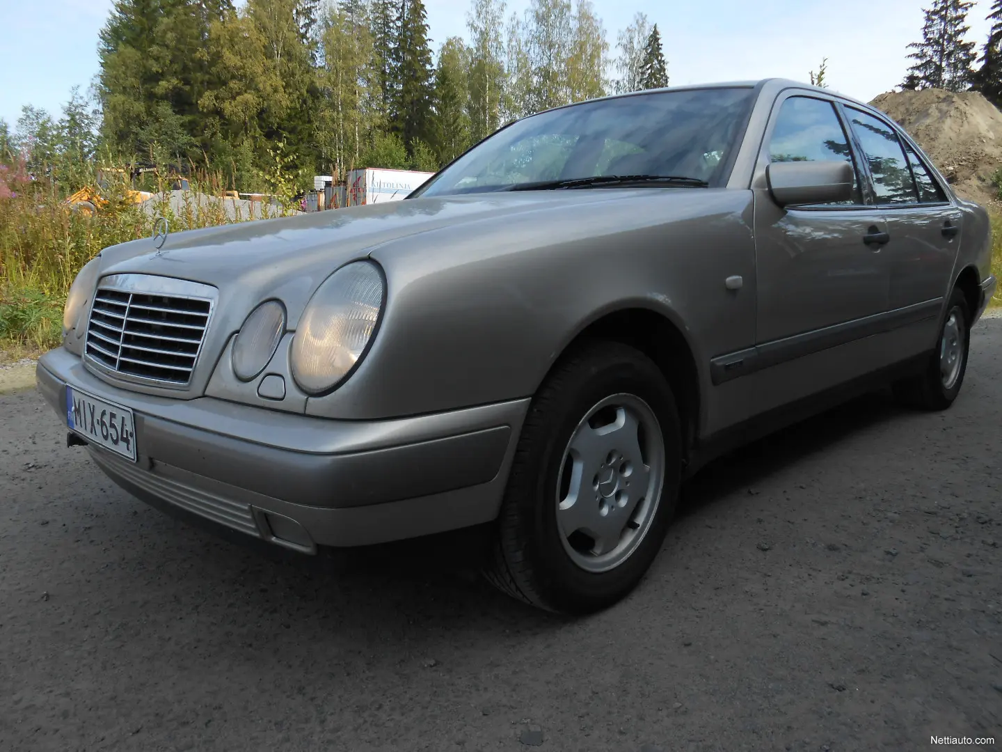 Mercedes-Benz  E 220 CDI Classic 5