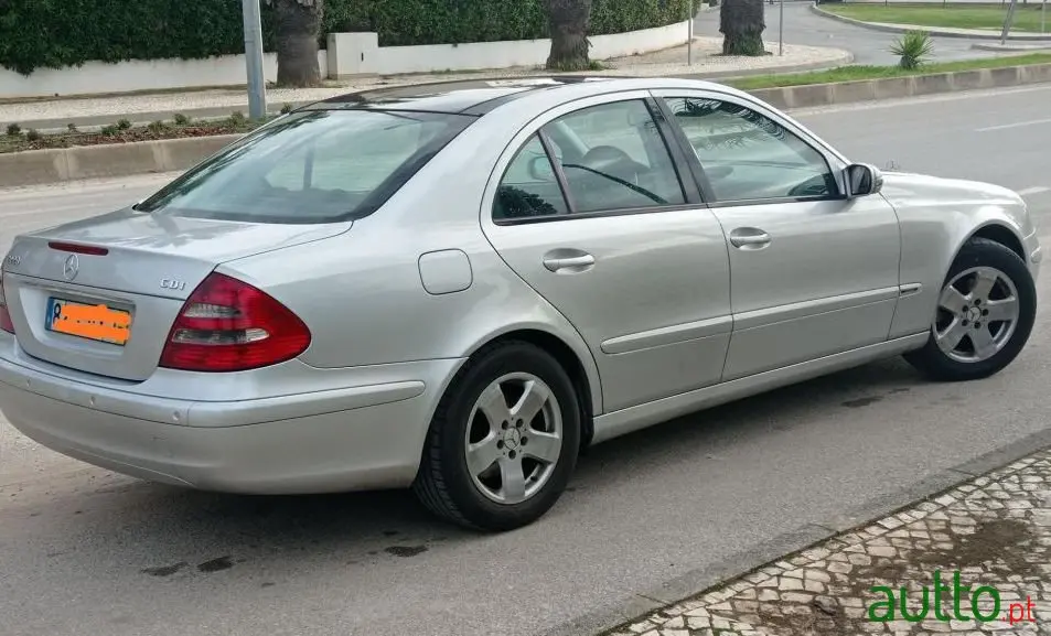 Mercedes-Benz  E 220 CDI Classic 5