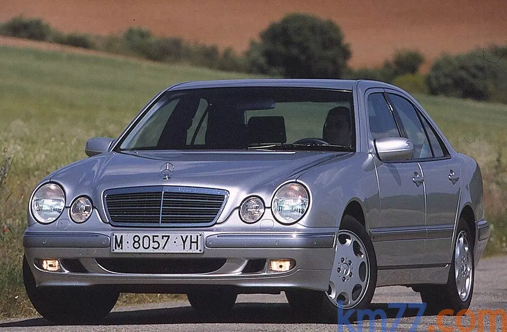 Mercedes-Benz  E 220 CDI Classic 1