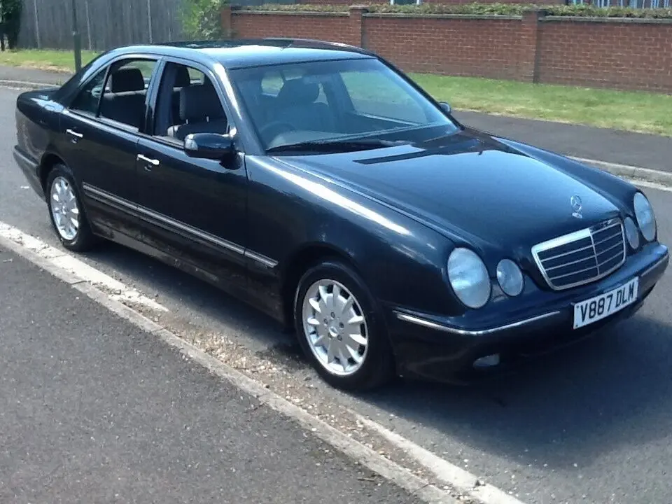 Mercedes-Benz  E 220 CDI Elegance 0