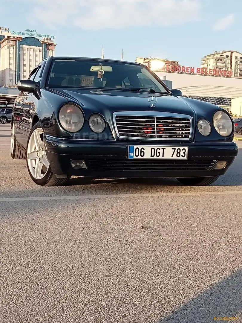 Mercedes-Benz  E 220 CDI Elegance 7